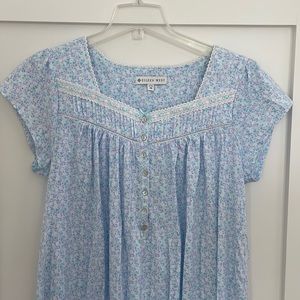 NWOT!  Eileen West jersey, long gown.  Sz M.  light blue w/purple flowers.